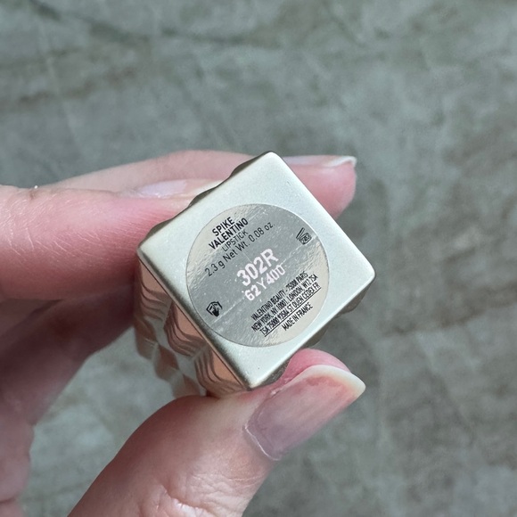 Valentino Spike Lipstick, 302R - Picture 4 of 4